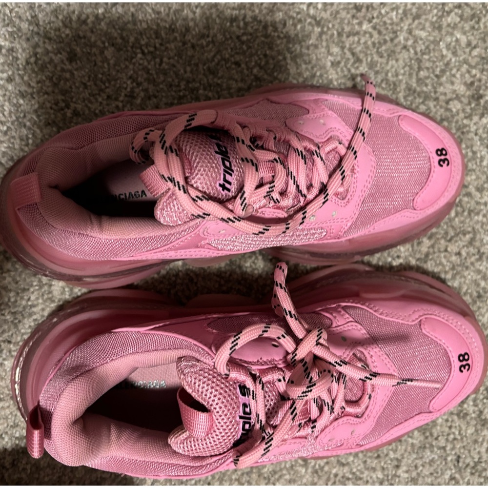Balenciaga tennis shoes - Picture 2 of 3